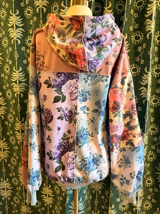 dELiA*s Pastel Patchwork Floral Shades Of Cool Zip Hoodie Pink Blue S NWOT - Picture 13 of 15
